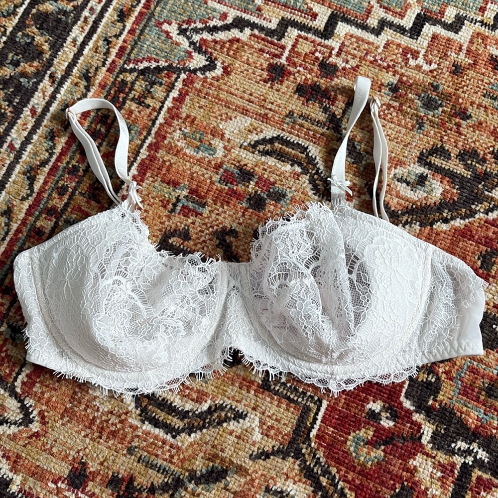 White Lace Victoria’s Secret Bra